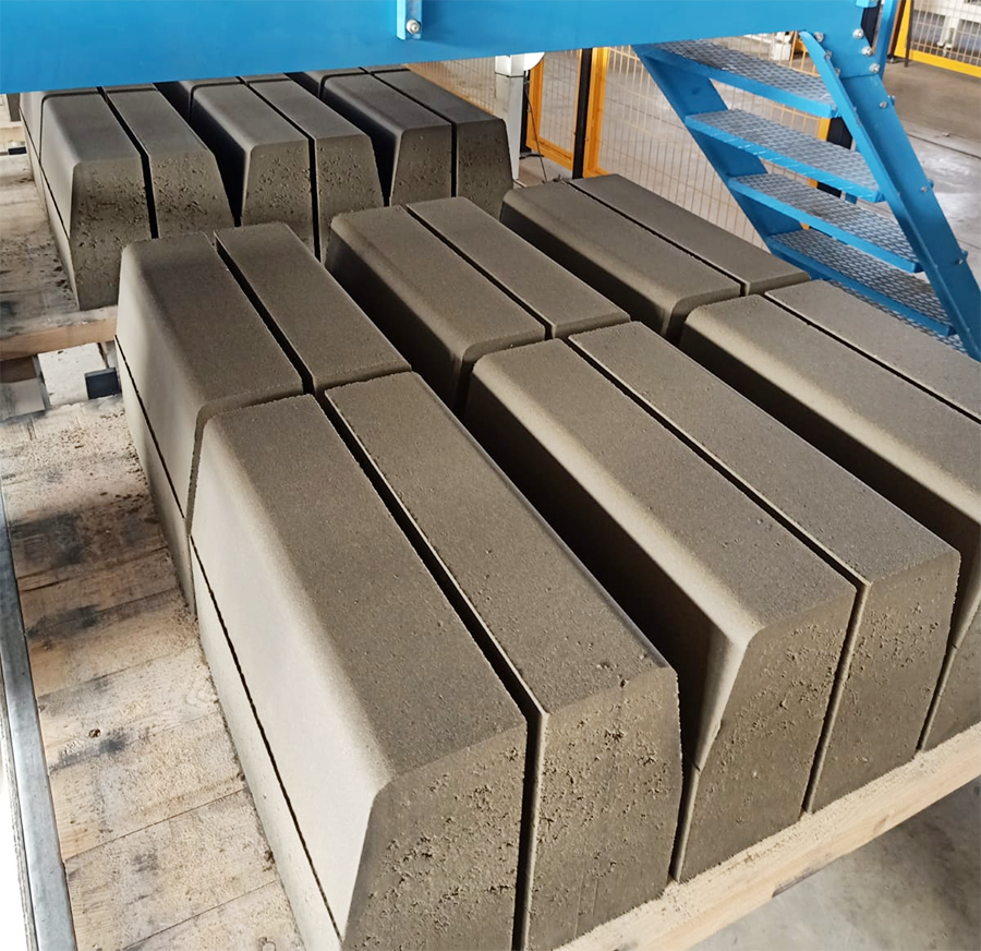 Curbstone paver Mold